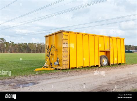 Manure tank hi-res stock photography and images - Alamy