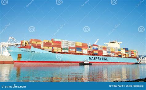 Cargo Ship Maersk Antares Entering The Port Of Oakland Editorial Stock