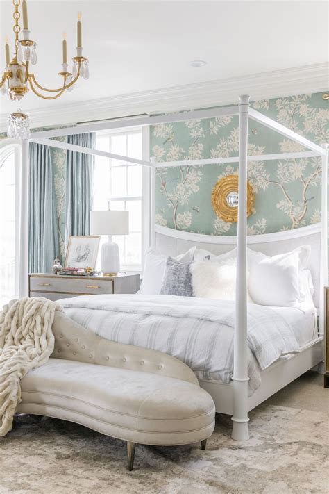 19 Amazing Glam Bedrooms With Chic Style