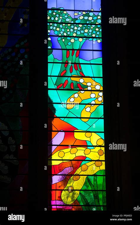 The Queen S Window A New Stained Glass Window At Westminster Abbey Designed By David Hockney