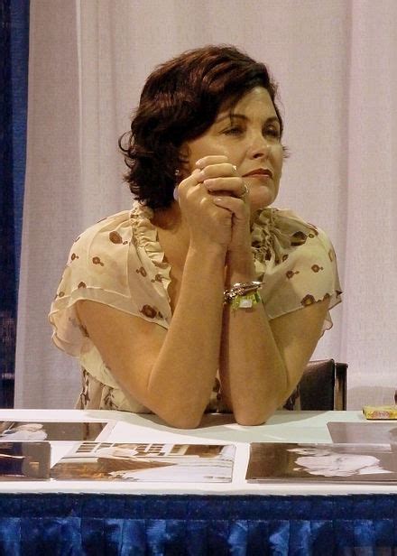 Sherilyn Fenn Height In Ft Feet Cm And Meters — Mrheight