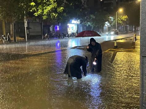 福州暴雨夜，他们的身影格外醒目！