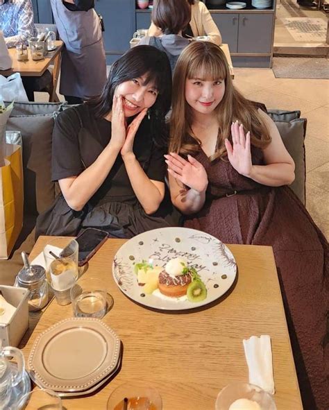 簑島三佳さんのインスタグラム写真 簑島三佳instagram「可愛いリサちゃんとランチデート♡ バースデープレートやプレゼント用意して