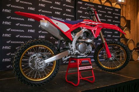 Honda Crf R Th Anniversary Edition First Look Fast Facts