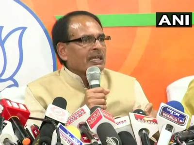 Outgoing Mp Cm Shivraj Reminds Congress Of Day Farm Loan Waiver