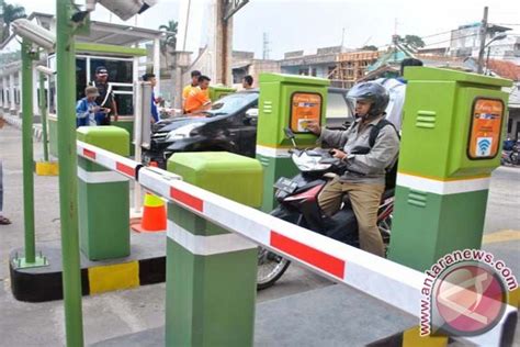 23 Stasiun KRL Terapkan Parkir Elektronik ANTARA News