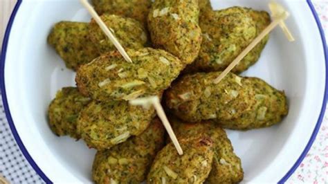 Sano y delicioso ricas croquetas de brócoli y queso en 10 minutos