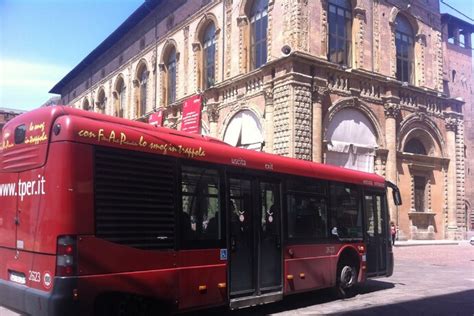 In E R Abbonamenti Bus E Treni Gratis Per Gli Studenti Notizie Ansa It