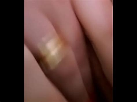 Esposa cachonda pegándose a una siririca XVIDEOS