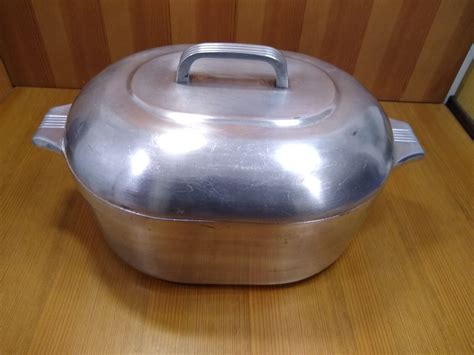 Vintage Wagner Ware Sidney O Magnalite Roaster Dutch Oven Cast