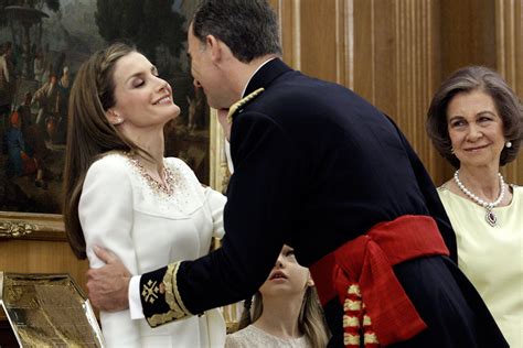 Photos Of Spain S King Felipe Vi Being Sworn In Ibtimes Uk