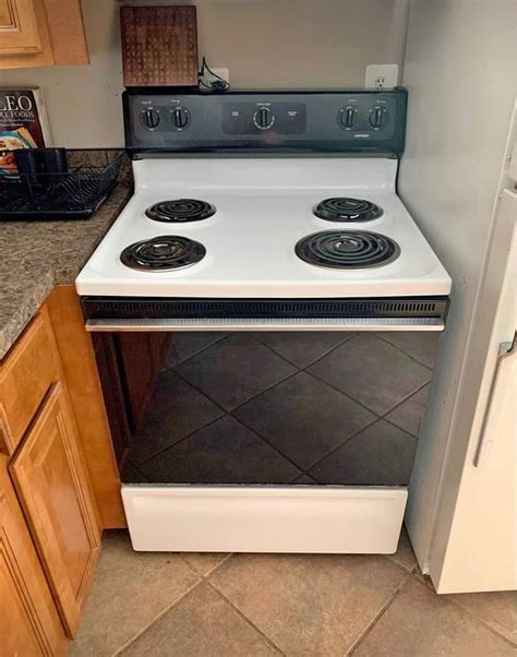 vintage hotpoint range   retro kitchen