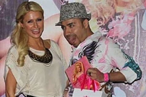 20 Hilariously Uncomfortable Celebrity Meet And Greet Photos