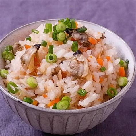 缶詰でつくる お手軽あさりの炊き込みご飯 作り方・レシピ クラシル レシピ レシピ 炊き込みご飯 食べ物のアイデア