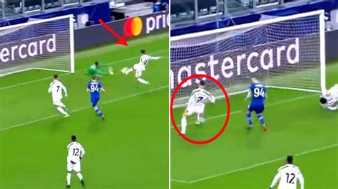 Juventus Vs Dynamo Kiev Did Cristiano Ronaldo Steal Morata S Goal Marca