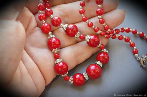 Красные коралловые бусы со стразами "Яркие" – заказать на Ярмарке ...