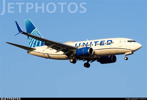 N54711 | Boeing 737-724 | United Airlines | Carlos R | JetPhotos