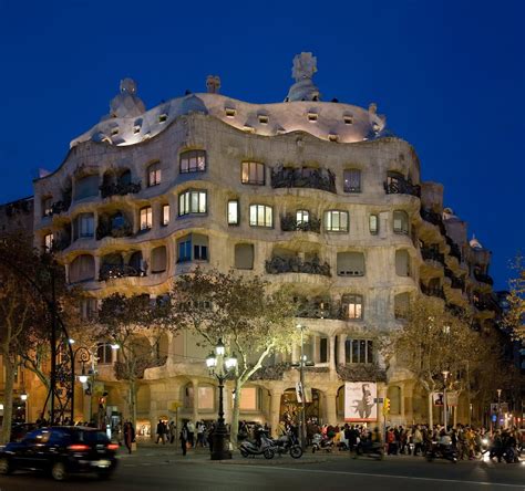 10 Historical Monuments In Barcelona Discover Walks Blog