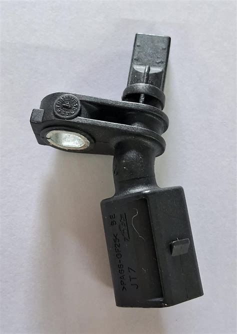 VW Polo - ABS Sensor Front Right - MJ – Motorparts Junction