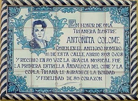 Azulejo conmemorativo en Sevilla a la artista Antoñita Colomé Abrir