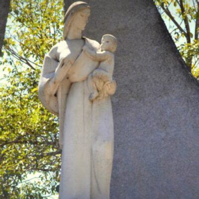 Monumentos Dedicados A Las Madres En Guatemala Aprende Guatemala