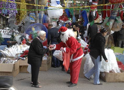 Why Egyptian Muslims Celebrate Christmas | Egyptian Streets