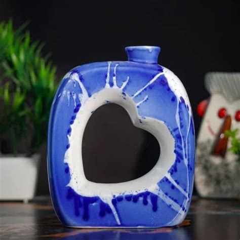 White Hand Building Heart Shaped Ceramic Vase For Exterior Decor At Rs