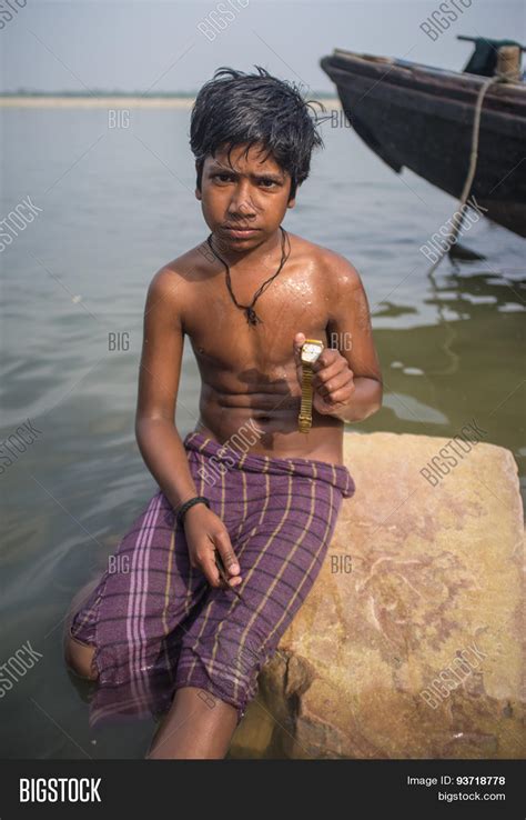 Varanasi India 25 Image And Photo Free Trial Bigstock