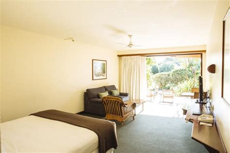 Beach Hotel Resort In Byron Bay Room Deals Photos And Reviews