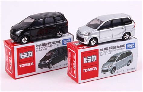 Tomica Toyota Avanza