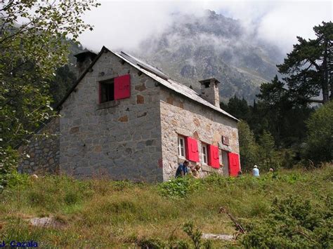 Une Randonn E Dans Les Pyr N Es Refuge Russell Depuis La Vall E Du