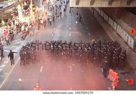 February Bangkokthailandnld Supporters Bangkok Protesting Outside