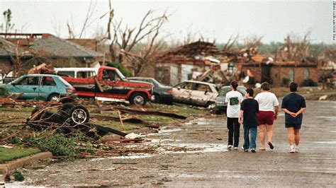 Photos The Devastating Oklahoma Tornado Of 1999