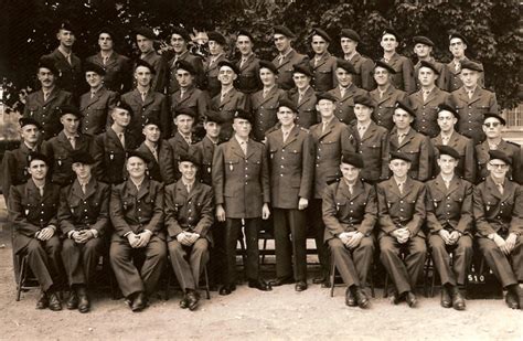 Photo de classe 19e RG Besançon de 1964 19 éme Régiment De Génie