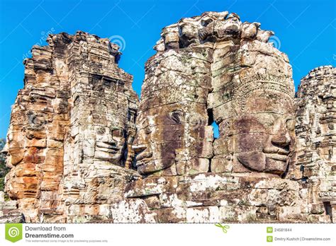 Caras Del Templo Antiguo De Bayon En Angkor Wat Foto De Archivo