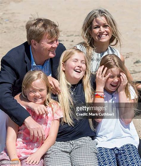 841 Dutch Crown Prince Willem Alexander Family Photocall Photos & High ...