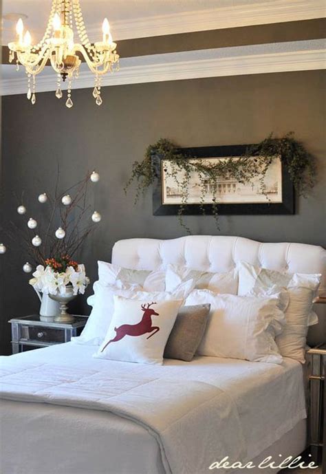 43 Beautiful Christmas Bedroom Decorations Ideas