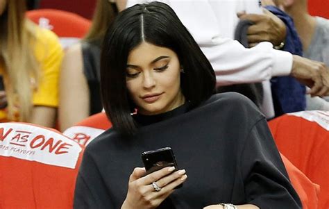 Kylie Jenner Becomes First Women To Hit 300 Mln Instagram Followers