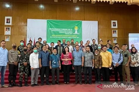 Dania Yuniarti Abdussamad Buka Muscab III BPC Hipmi Sambas ANTARA