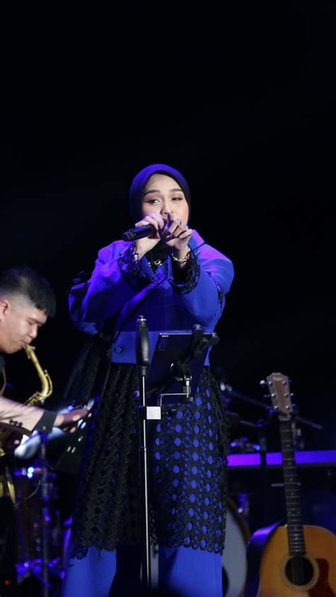 Kejutan Salma Salsabil Bawakan Lagu Terbarunya Boleh Juga Di Panggung