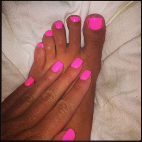 Celebrity Nail Trend Lauren Goodger Does Neon Pink Mani Pedi Pink Toe Nails Bright Pink