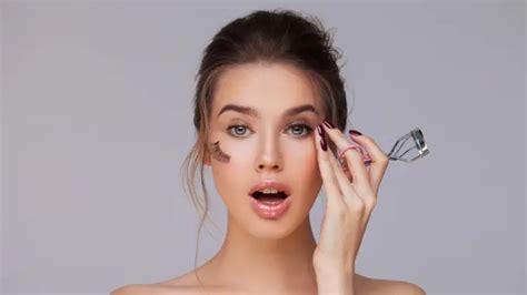 Mau Bulu Mata Lentik Tanpa Penjepit Pakai Saja Cara Ini Beauty