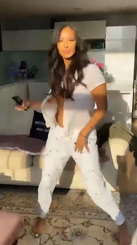 Maya Jama Flashes Her Nude Tits 5 Pics Video OnlyFans Leaked Nudes