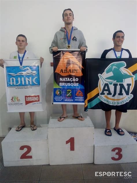 Nadadores De Brusque Conquistam Medalhas No Torneio Fita Azul De