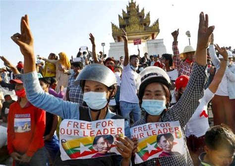 Masses Take On Military In Myanmar - Lokmarg - News Views Blogs