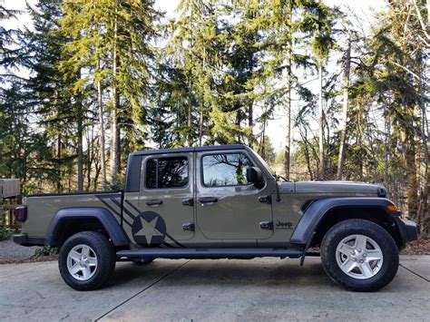 Jeep Gladiator Sport S Max Tow Package