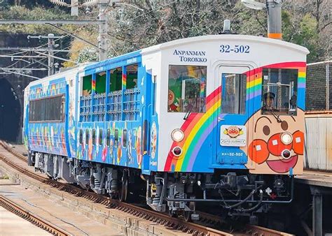 “瀬戸大橋アンパンマントロッコ”が今シーズンの運転を開始 編成が方向転換される｜鉄道ニュース｜2019年3月17日掲載｜鉄道ファン・railf.jp
