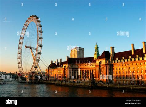 Eye And Dali Statue London England Stock Photo Alamy