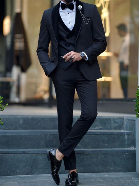 Black Velvet Shawl Lapel Wedding Tuxedo For Men