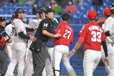 ヤクルトvs広島で乱闘騒ぎ 青木が死球退場、一触即発「なにがもう一発や」野球デイリースポーツ Online